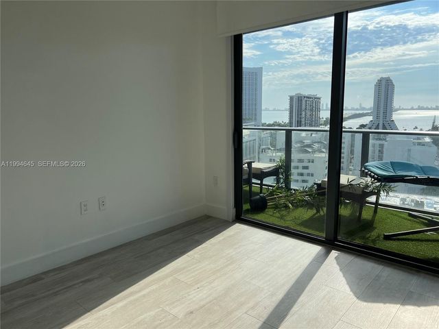 121 NE 34th St 1207, Miami, FL 33137