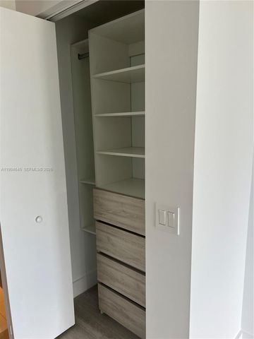 121 NE 34th St 1207, Miami, FL 33137