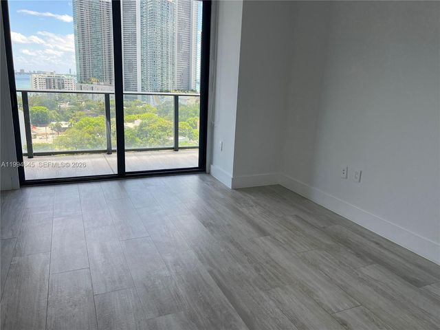 121 NE 34th St 1207, Miami, FL 33137
