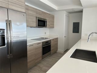 121 NE 34th St 1207, Miami, FL 33137