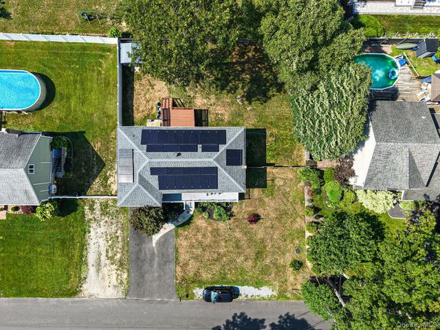 51 Hampton Avenue, Mastic, NY 11950
