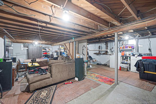 51 Hampton Avenue, Mastic, NY 11950