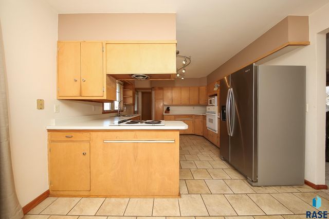 609 S Main St Street, Lennox, SD 57039