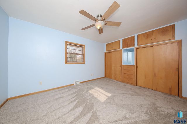 609 S Main St Street, Lennox, SD 57039