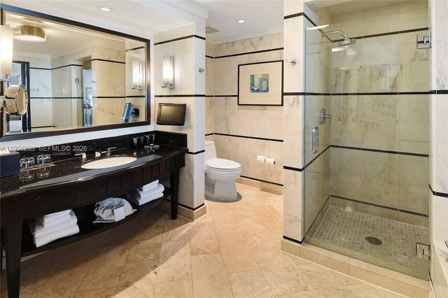 4391 Collins Ave 1703, Miami Beach, FL 33140