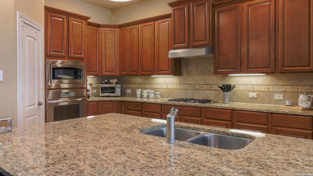 1011 Gazania Hill, San Antonio, TX 78260