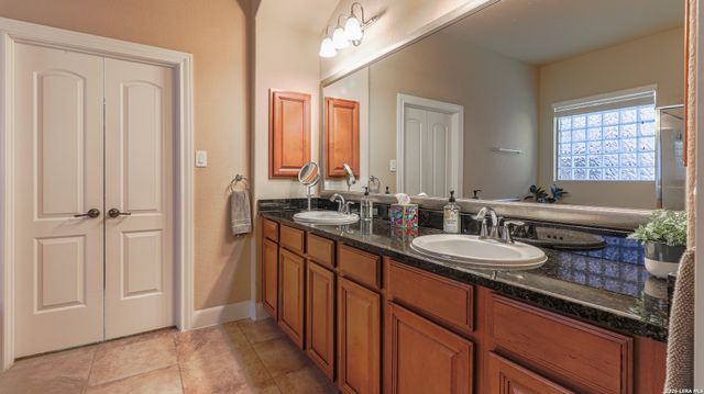 1011 Gazania Hill, San Antonio, TX 78260