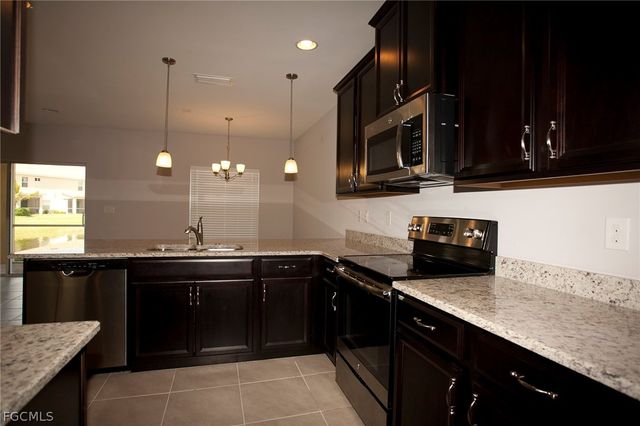 3883 Tilbor CIR, Fort Myers, FL 33916