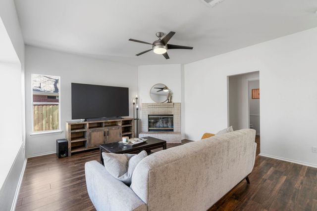 8200 Nairn DR, Austin, TX 78749