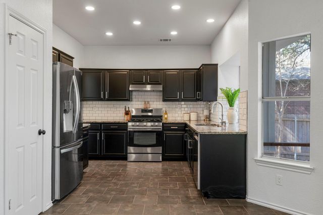 8200 Nairn DR, Austin, TX 78749