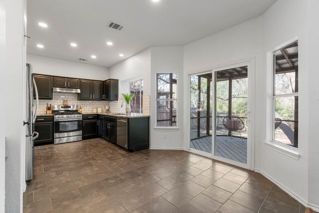 8200 Nairn DR, Austin, TX 78749