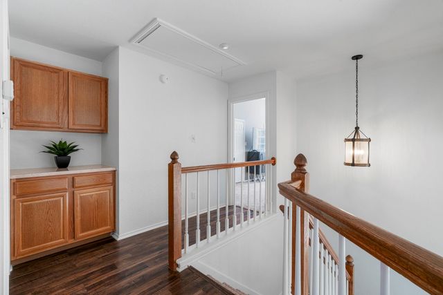 8200 Nairn DR, Austin, TX 78749