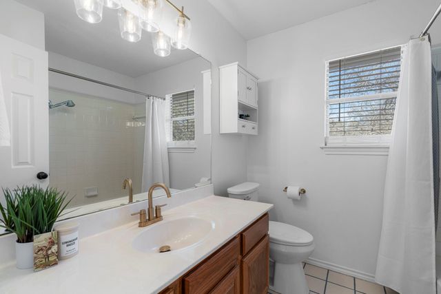 8200 Nairn DR, Austin, TX 78749