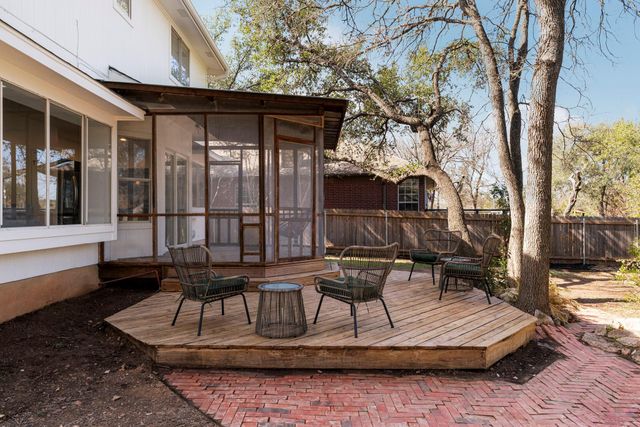 8200 Nairn DR, Austin, TX 78749