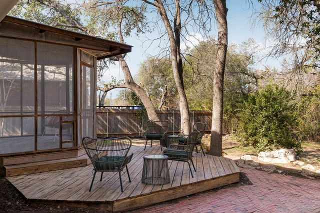 8200 Nairn DR, Austin, TX 78749