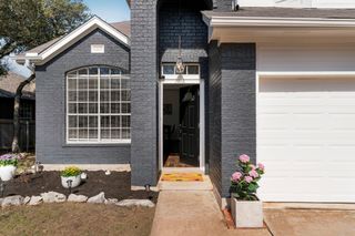 8200 Nairn DR, Austin, TX 78749