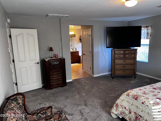 5898 N Dartwhite Drive, Tucson, AZ 85741