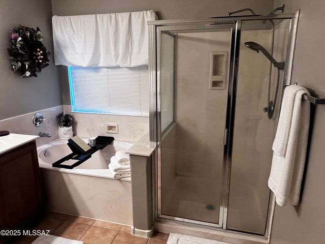 5898 N Dartwhite Drive, Tucson, AZ 85741