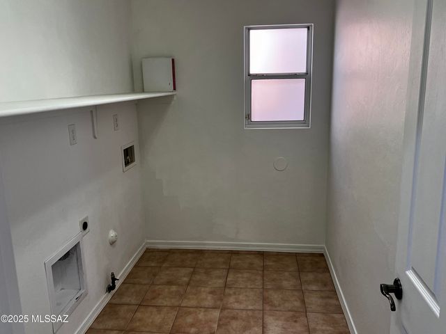 5898 N Dartwhite Drive, Tucson, AZ 85741