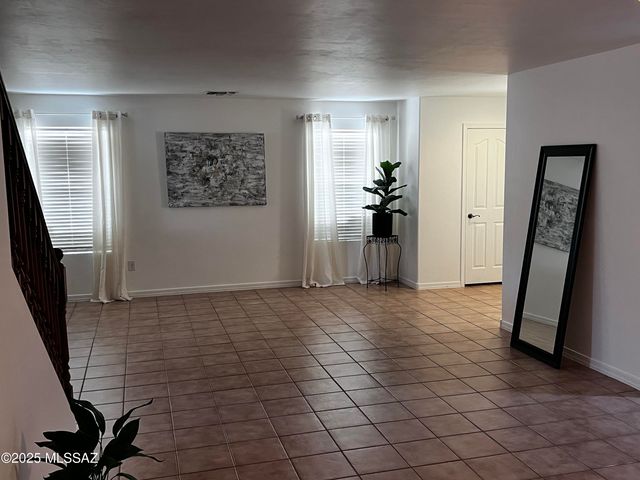 5898 N Dartwhite Drive, Tucson, AZ 85741