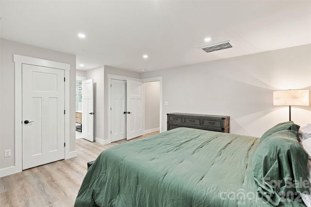 1208 Tarrington Avenue, Charlotte, NC 28205