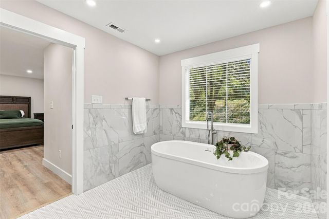 1208 Tarrington Avenue, Charlotte, NC 28205