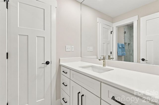 1208 Tarrington Avenue, Charlotte, NC 28205