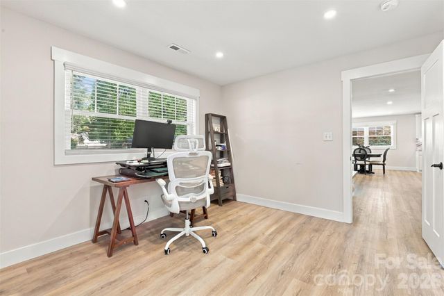 1208 Tarrington Avenue, Charlotte, NC 28205