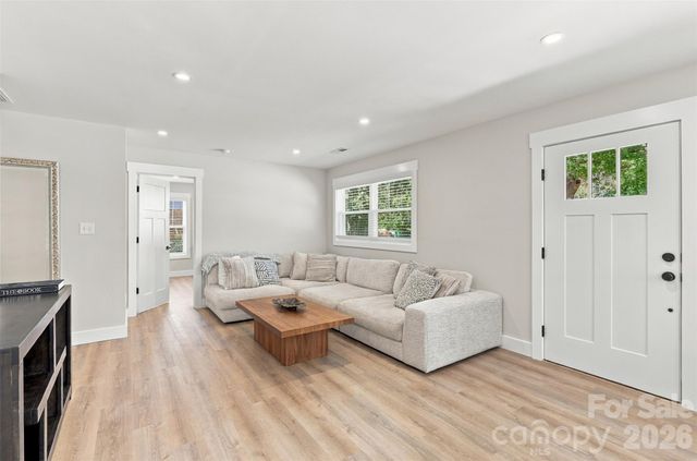 1208 Tarrington Avenue, Charlotte, NC 28205