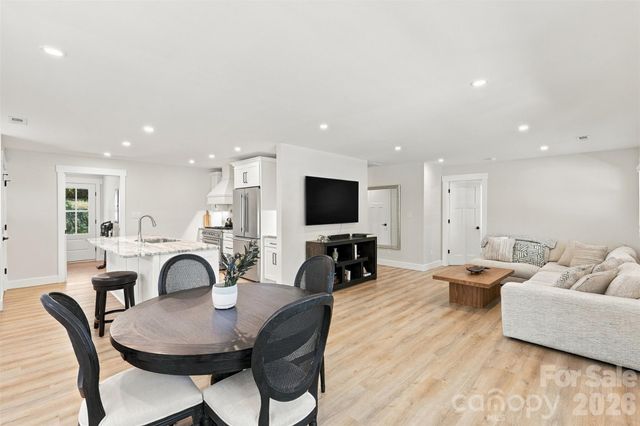 1208 Tarrington Avenue, Charlotte, NC 28205