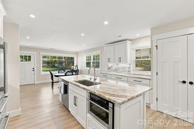 1208 Tarrington Avenue, Charlotte, NC 28205