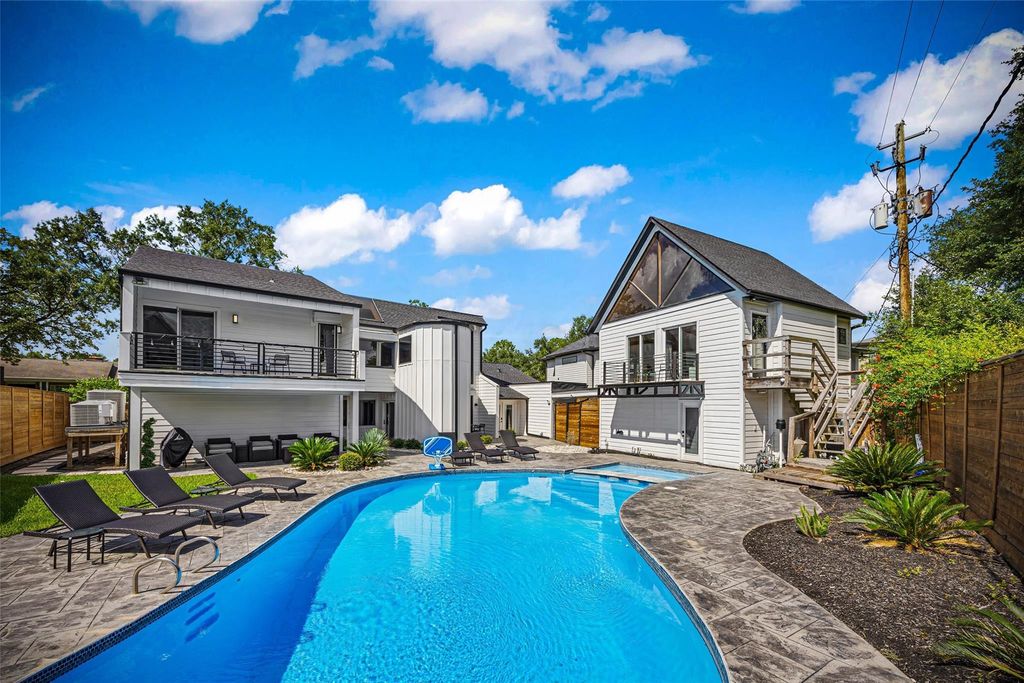 5122 Glenmeadow Drive, Houston, TX 77096