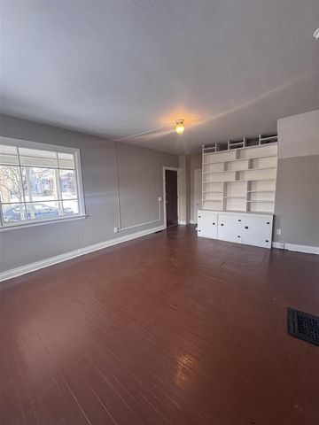 910 Prince Street Se, Grand Rapids, MI 49507