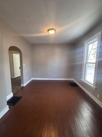 910 Prince Street Se, Grand Rapids, MI 49507