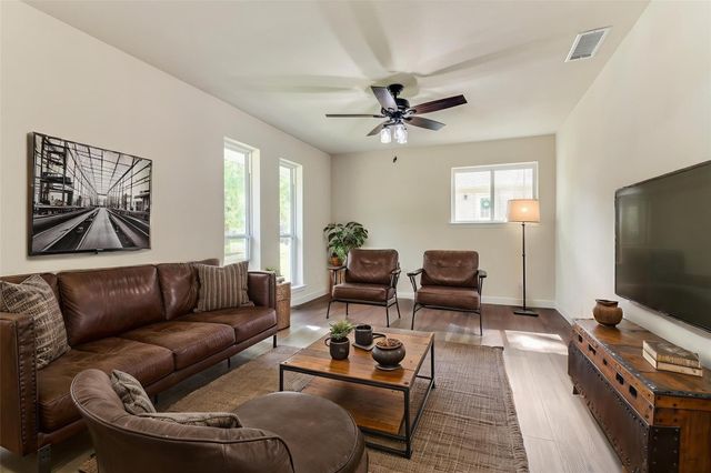 2223 Foxcroft Circle, Denton, TX 76209