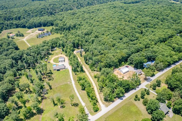 6126 Calvin Potts Rd, Primm Springs, TN 38476