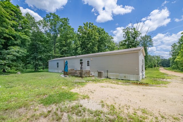 6126 Calvin Potts Rd, Primm Springs, TN 38476