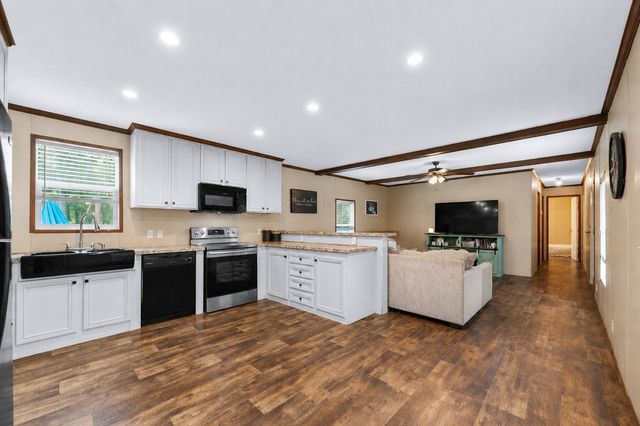 6126 Calvin Potts Rd, Primm Springs, TN 38476
