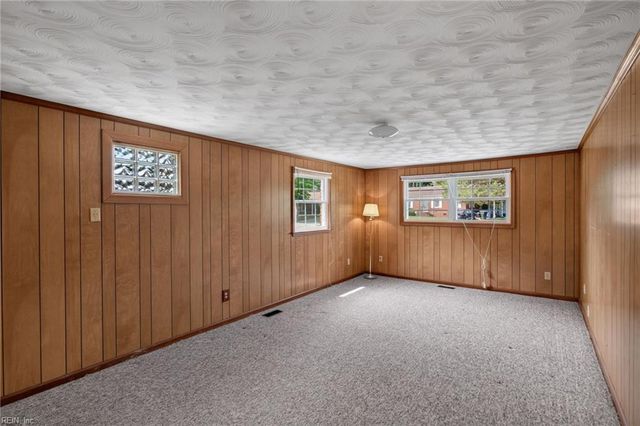 18 Bethel RD, Newport News, VA 23608