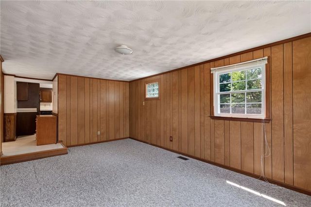 18 Bethel RD, Newport News, VA 23608