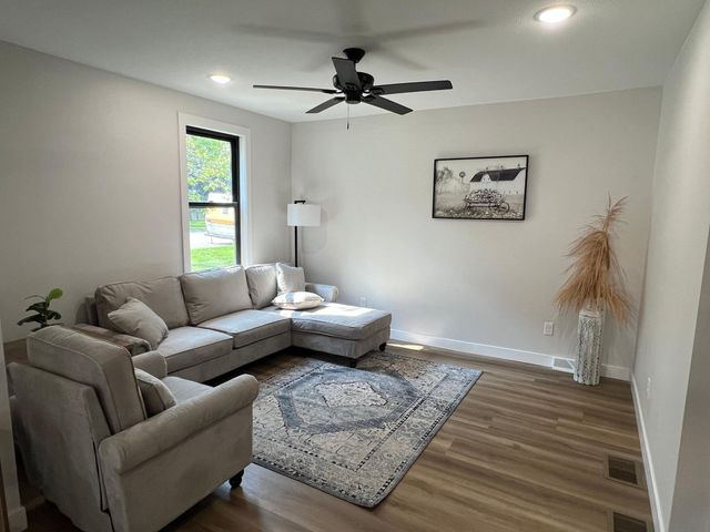 309 Central Avenue S, Geneva, MN 56035