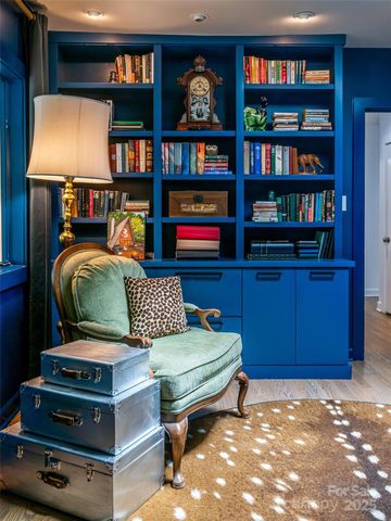 5 Busbee Road, Asheville, NC 28803