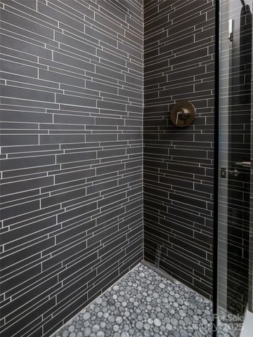 5 Busbee Road, Asheville, NC 28803