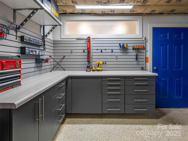 5 Busbee Road, Asheville, NC 28803