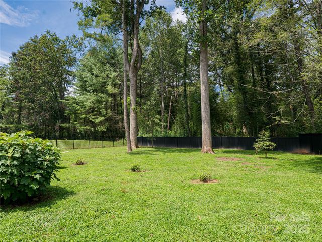 5 Busbee Road, Asheville, NC 28803