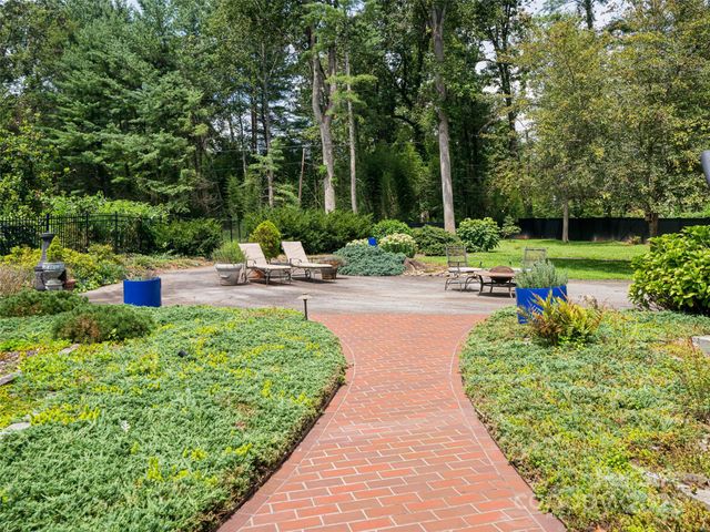 5 Busbee Road, Asheville, NC 28803