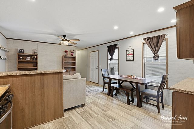 105 Lantern Drive, Gardner, IL 60424