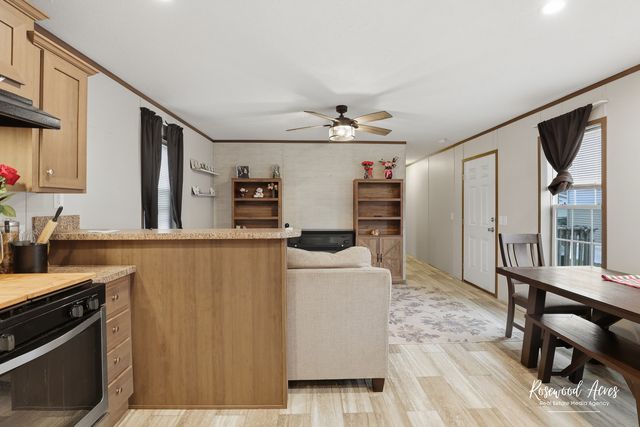 105 Lantern Drive, Gardner, IL 60424