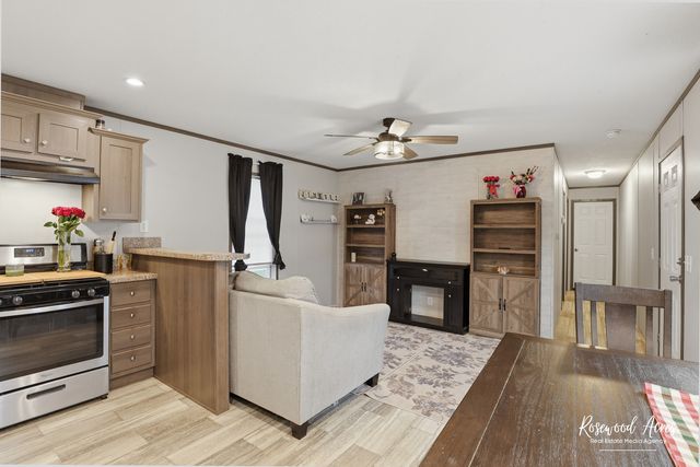 105 Lantern Drive, Gardner, IL 60424