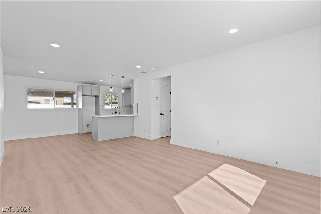 1674 D Street, Las Vegas, NV 89106 — photo 4